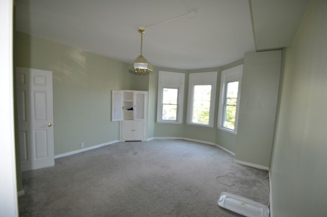 Foto del edificio - 307 E 25th St
