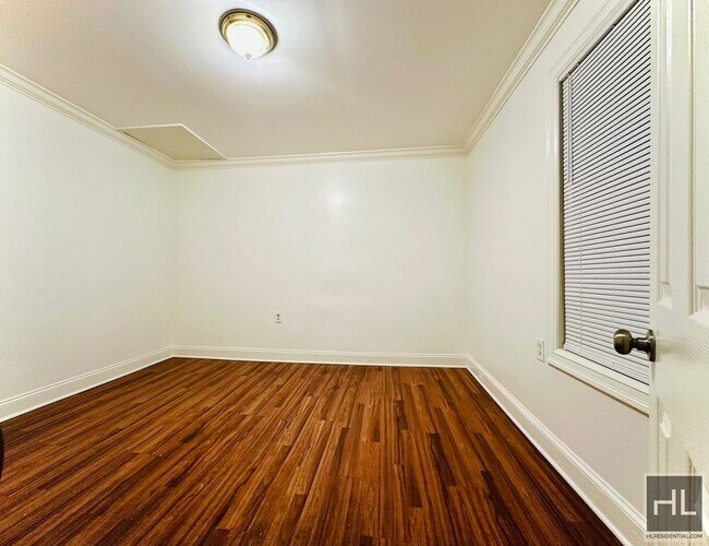 Foto del edificio - East 228th Street