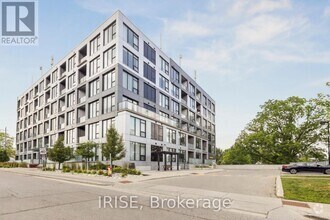 Building Photo - 690-690 King St W