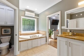Building Photo - 104 Heartwood