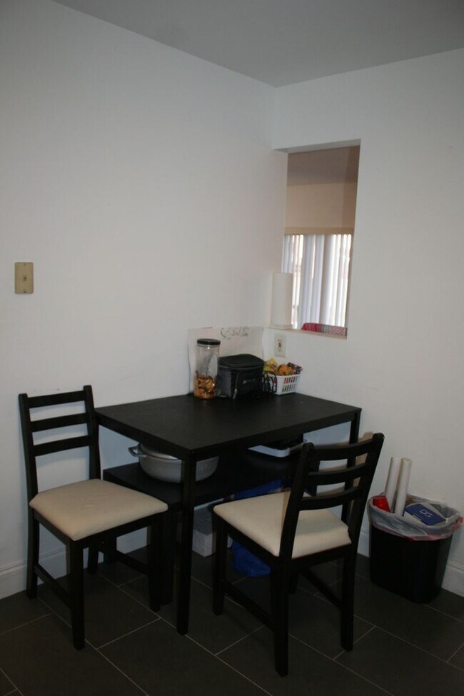 Building Photo - Pretty, Huge, Updated Townhome