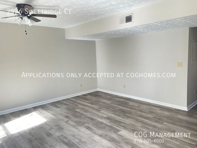 Building Photo - 2526 Sweetridge Ct