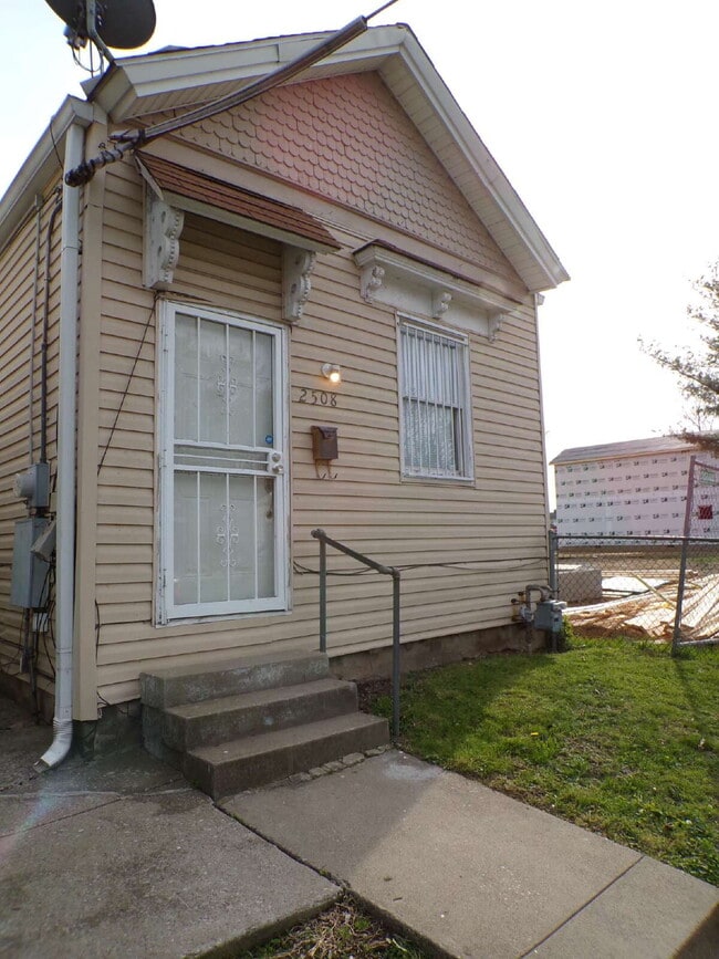 Building Photo - 2508 Elliott Ave