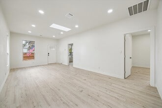 Building Photo - 437 N Everton St