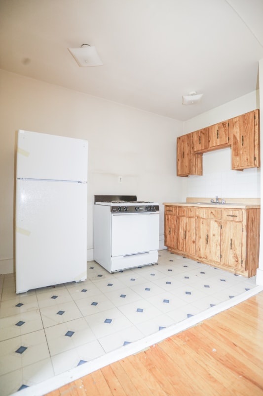 Photo - 1100 W Roscoe St