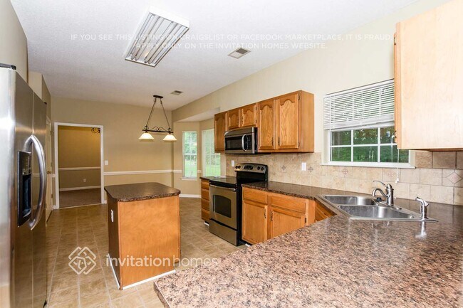 Foto del edificio - 1327 Yorkshire Pl NW