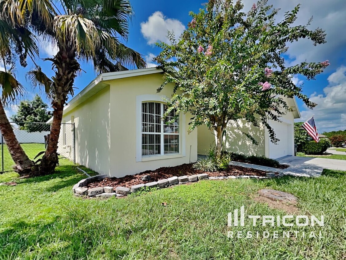 Primary Photo - 7641 Manor Dr