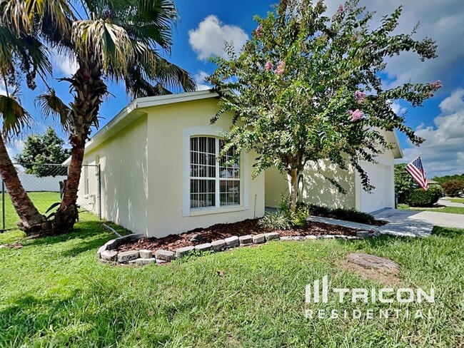 Building Photo - 7641 Manor Dr