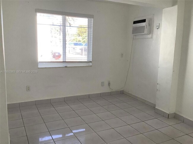 Foto del edificio - 3620 SW 13th Terrace