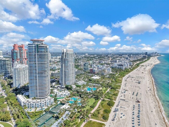 Foto del edificio - 100 South Pointe Dr