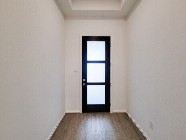 Foto del edificio - Come visit Brightland Homes, the most popular premium builder in Katy Lakes! This vibrant master-...