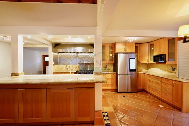 Foto del edificio - Available Now! 3 Bedroom San Rafael House