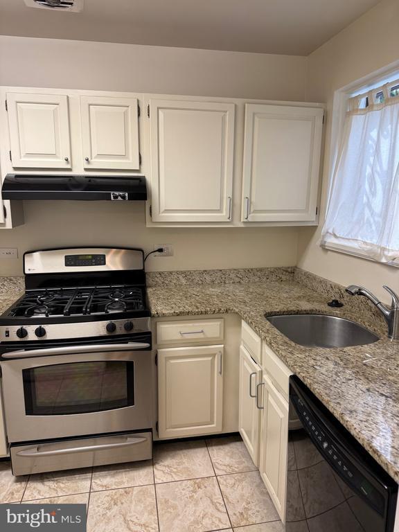 Foto principal - 10524 Weymouth St