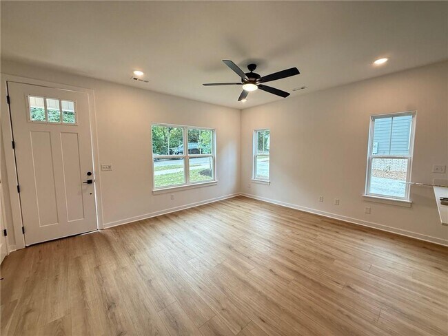 Foto del edificio - 3480 E Huntsville Rd