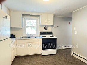 Building Photo - 20 Ellis Dr Building Photo - 20 Ellis Dr