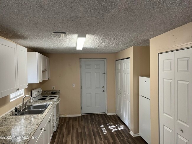 Building Photo - 3716 Stuart St