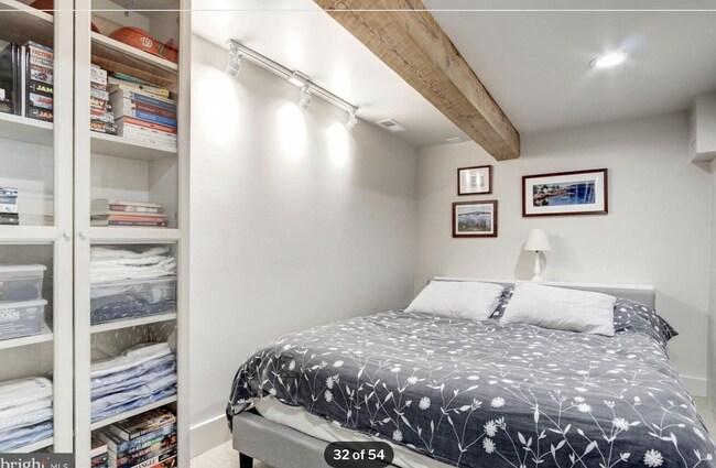 Foto del edificio - 2947 Tilden St NW