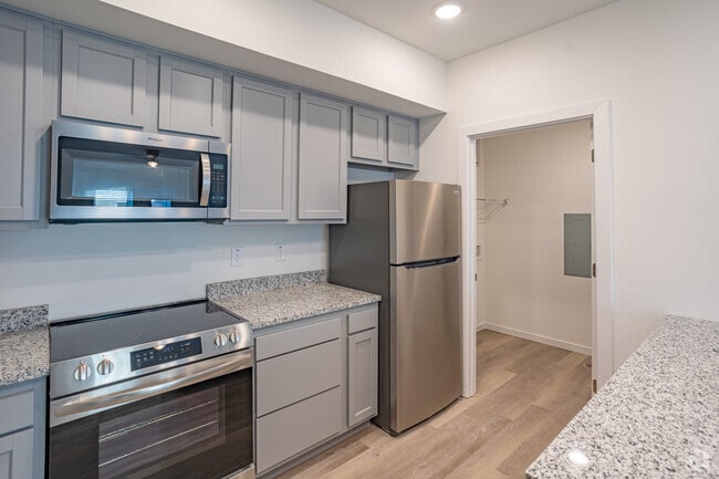 2BR, 2BA - 852SF Kitchen and Laundry hookups - The Gates OKC