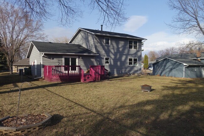 Foto del edificio - 1260 Burke Ave W