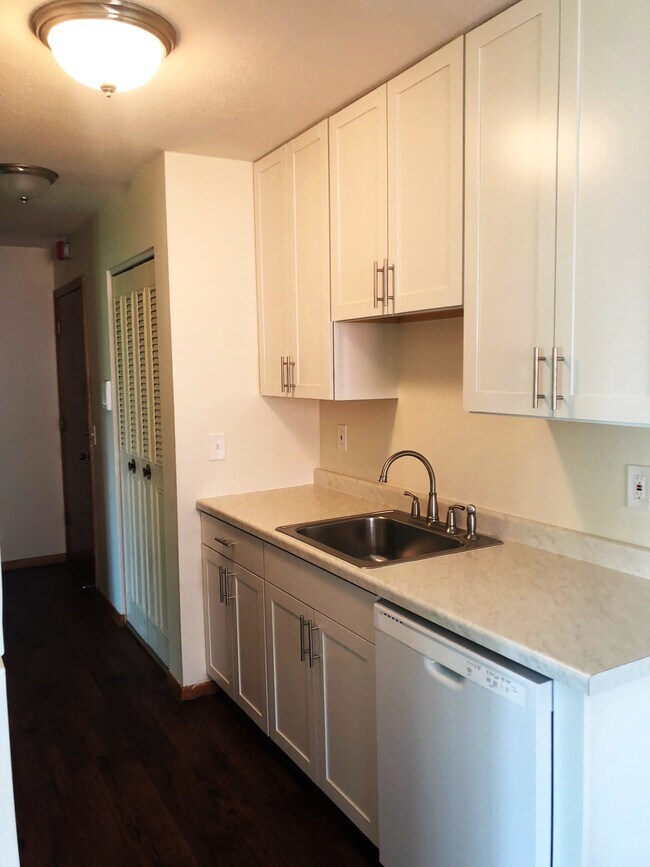 Foto del edificio - 2730 Dupont Ave S