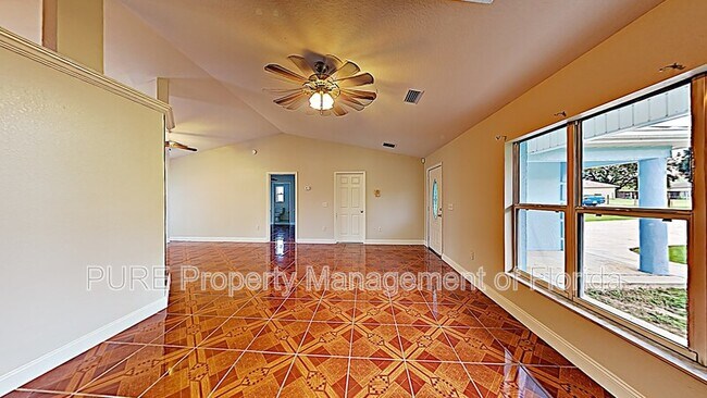 Foto del edificio - 2 Poplar Ct