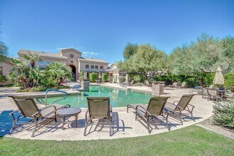 Building Photo - 16013 S Desert Foothills Pkwy