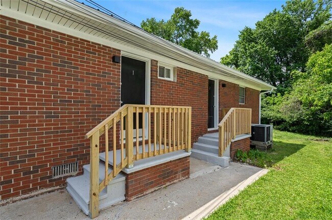 Building Photo - 1437 Vesta Ave
