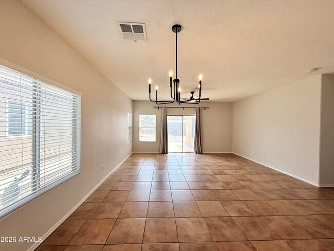 Foto del edificio - 8227 E Osage Ave