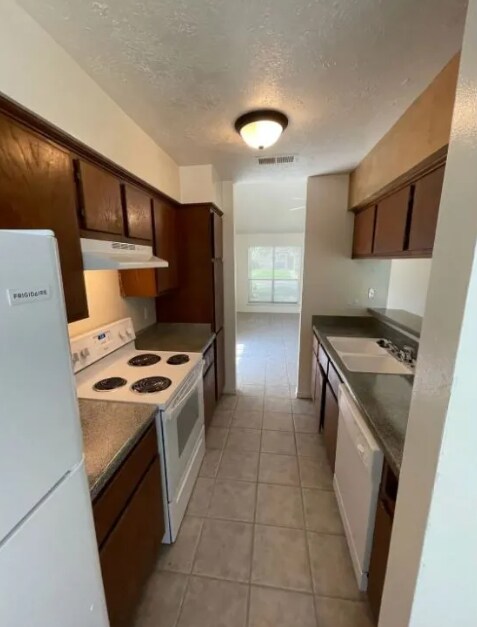 Foto del edificio - 2527 Cypress Dr