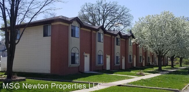 Building Photo - 503 N 3rd Ave E