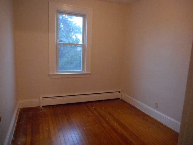 Bedroom - 12 Campbell Ave