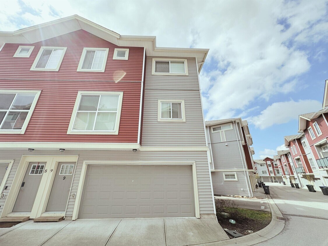 Primary Photo - 6945-185 185 St