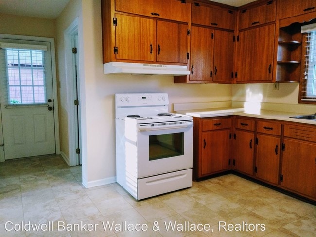 Building Photo - 3 br, 1.5 bath House - 4130 Gaines Road