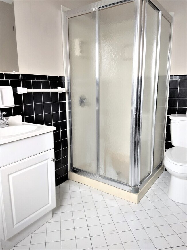 Foto del edificio - 3 Bedroom on Ehrling Rd