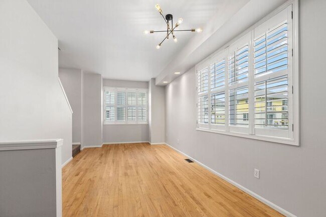 Foto del edificio - Charming AIR CONDITIONED Alki Townhome