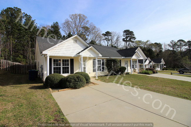 Foto del edificio - Lovely patio home in the heart of Lexington