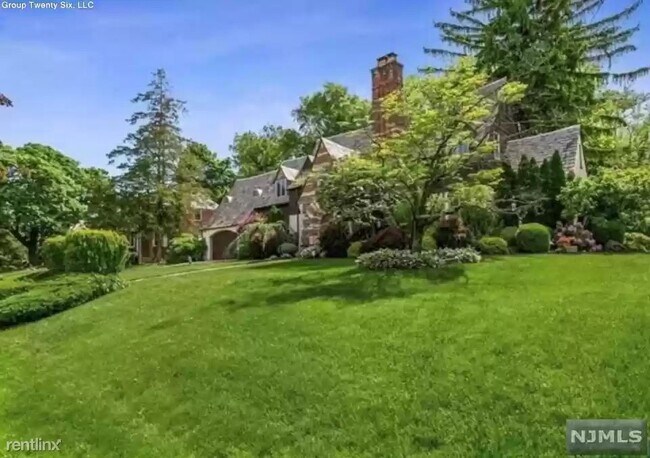 Building Photo - 4 br, 4.5 bath House - 272 Maple Hill Dr