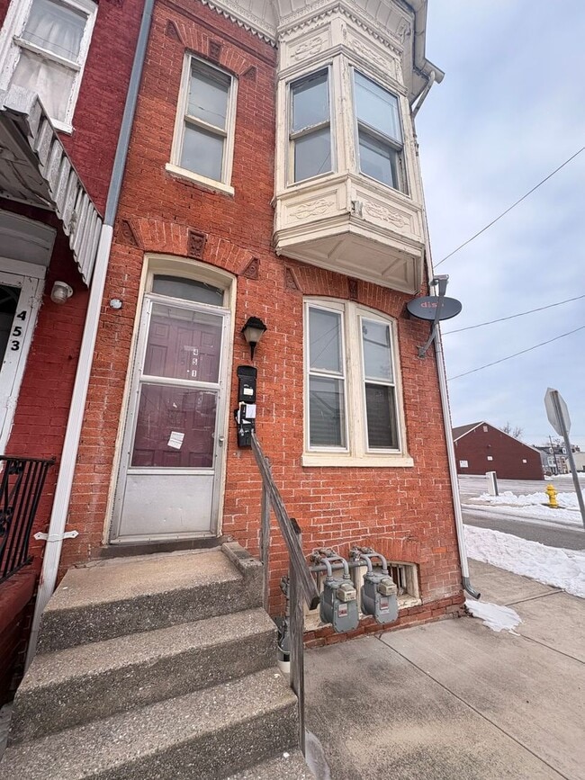 Building Photo - 3 Bedroom Apartment in the West End of York City