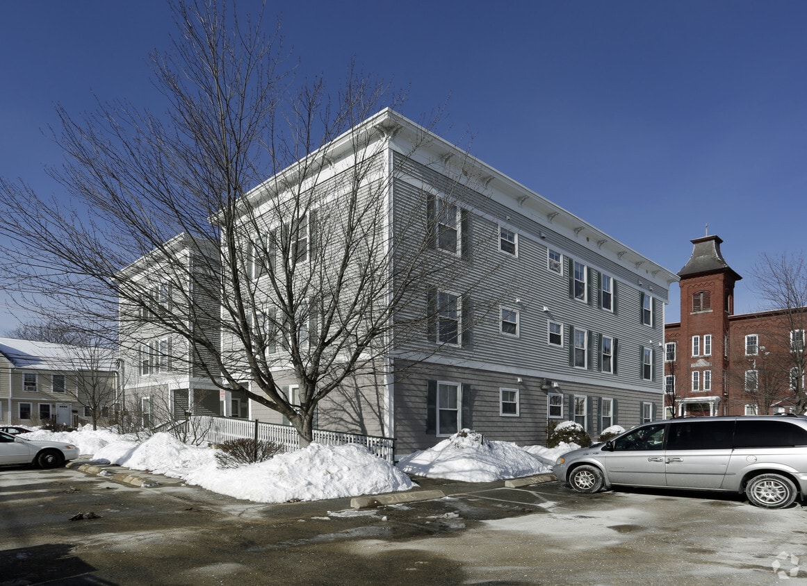 Primary Photo - 215 Cedar St