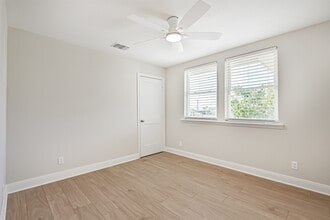 Building Photo - 2118 103rd St