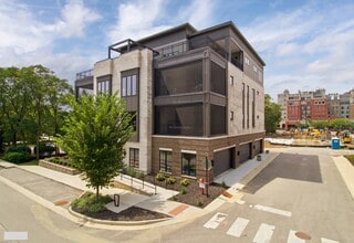 Building Photo - 728 Pawnee Rd