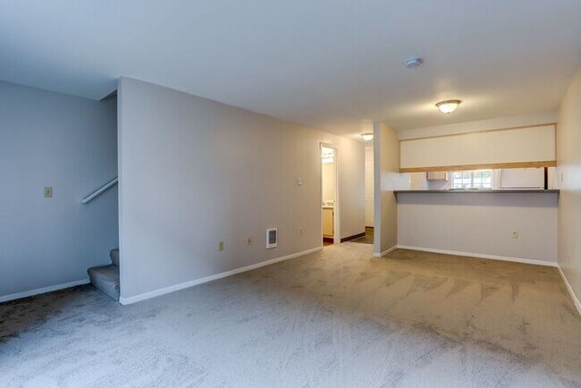 Foto del edificio - 2bed/1.5bath Townhome Available soon! FULL...