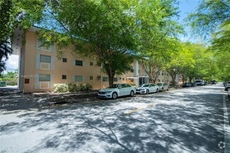 Building Photo - 1014 Salzedo St