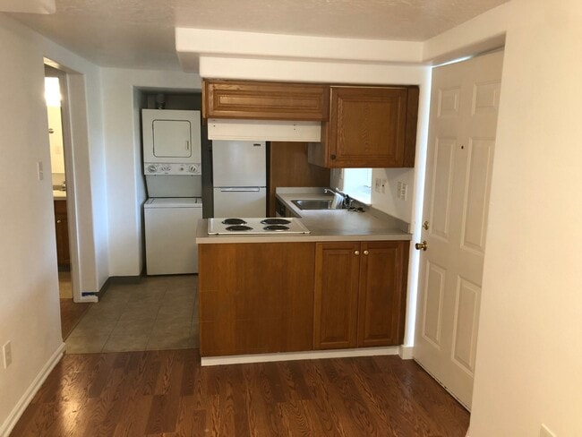 Kitchen - 1610 SE Yukon St