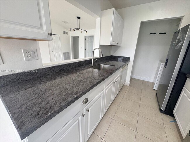 Foto del edificio - 11002 SW 122nd Pl