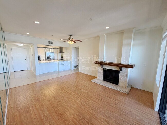 Building Photo - 2559 Plaza del Amo