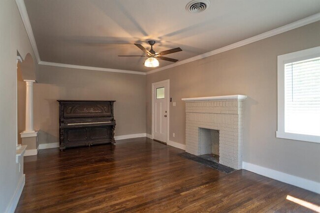 Foto del edificio - 1627 Homewood Pl