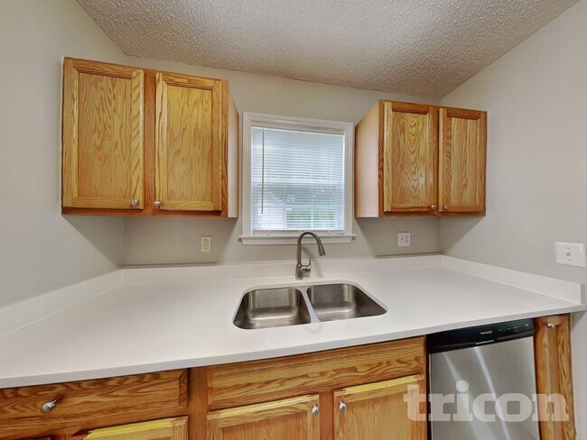 Building Photo - 1209 Woodbriar St