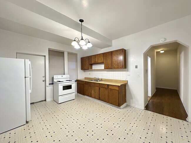 Foto del edificio - 3149 W Medill Ave