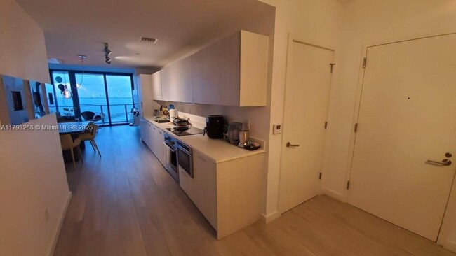 Foto del edificio - 501 NE 31st St
